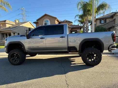 Used 2024 GMC Sierra 2500 Denali w/ Denali Reserve Package image 6