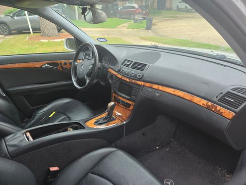 Used 2006 Mercedes-Benz E 350 Sedan image 9