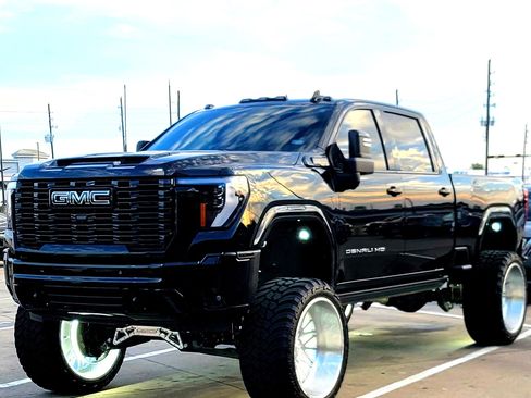 Used 2024 GMC Sierra 2500 Denali w/ Denali Reserve Package image 4