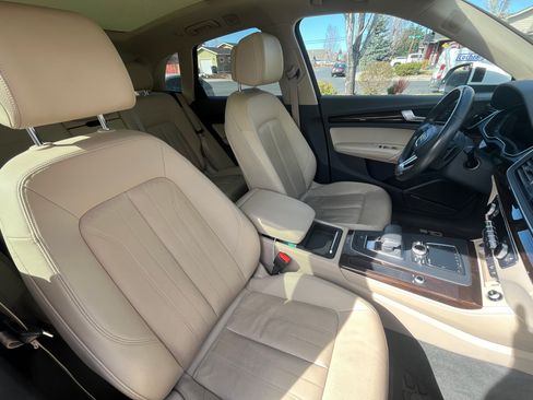Used 2018 Audi Q5 Prestige w/ Prestige Package image 11
