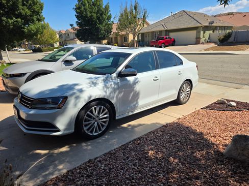 Used 2017 Volkswagen Jetta SE image 5