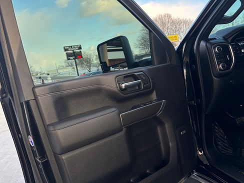 Used 2020 GMC Sierra 2500 AT4 w/ AT4 Premium Package image 10