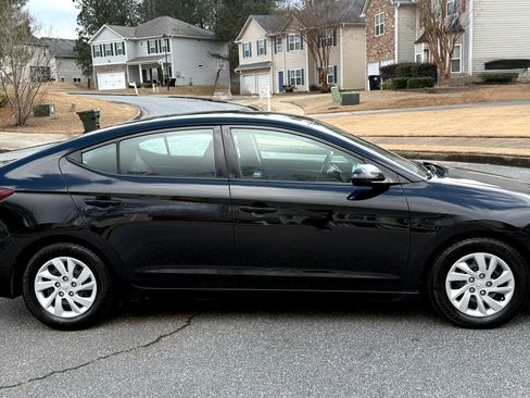 Used 2019 Hyundai Elantra SEL image 9