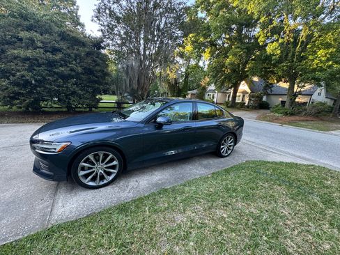 Used 2020 Volvo S60 T5 Momentum FWD image 2