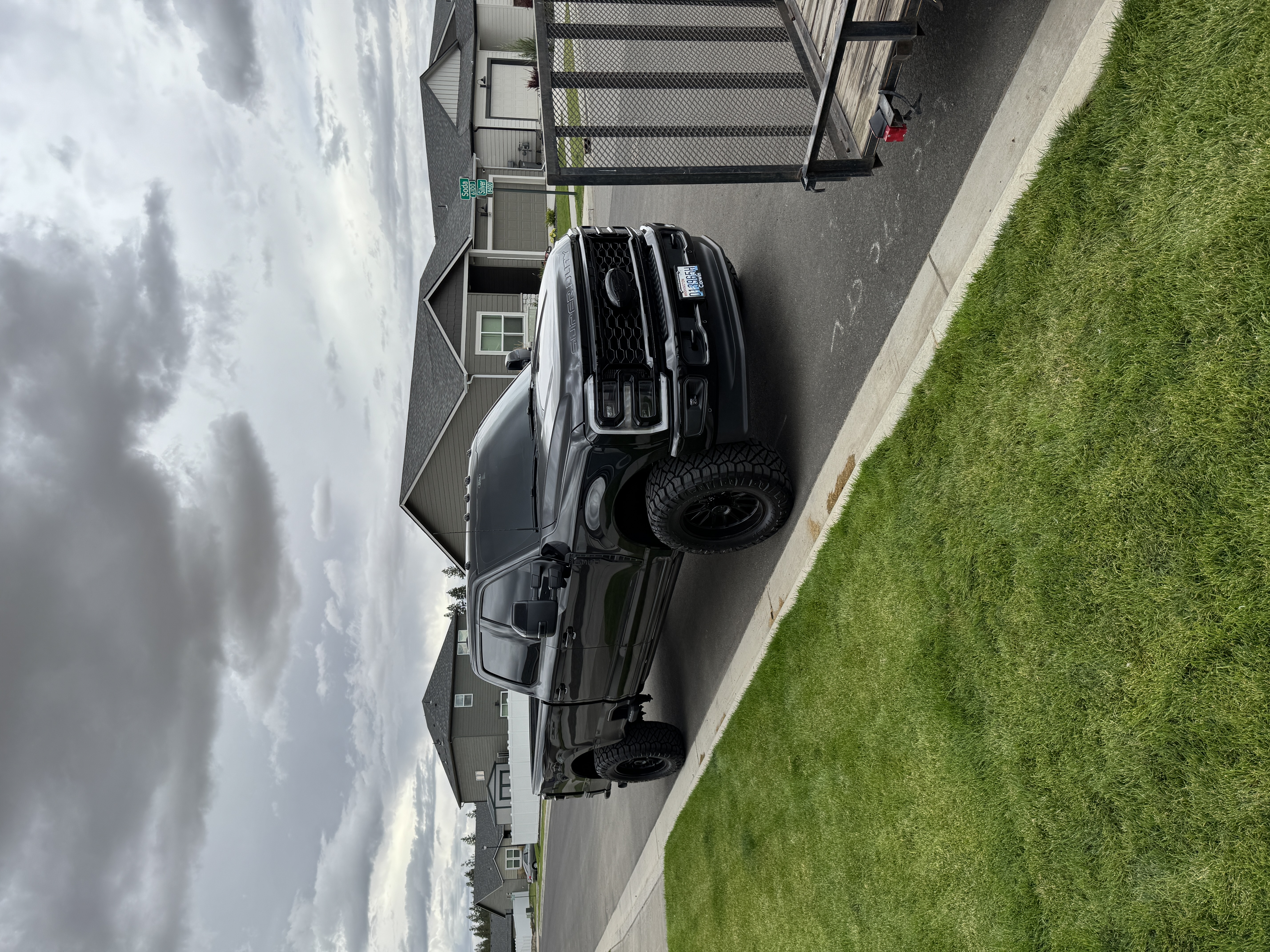Used 2025 Ford F350 Platinum AWD/4WD image 9