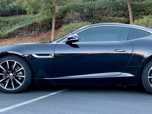 Used 2017 Jaguar F-TYPE Coupe image 6