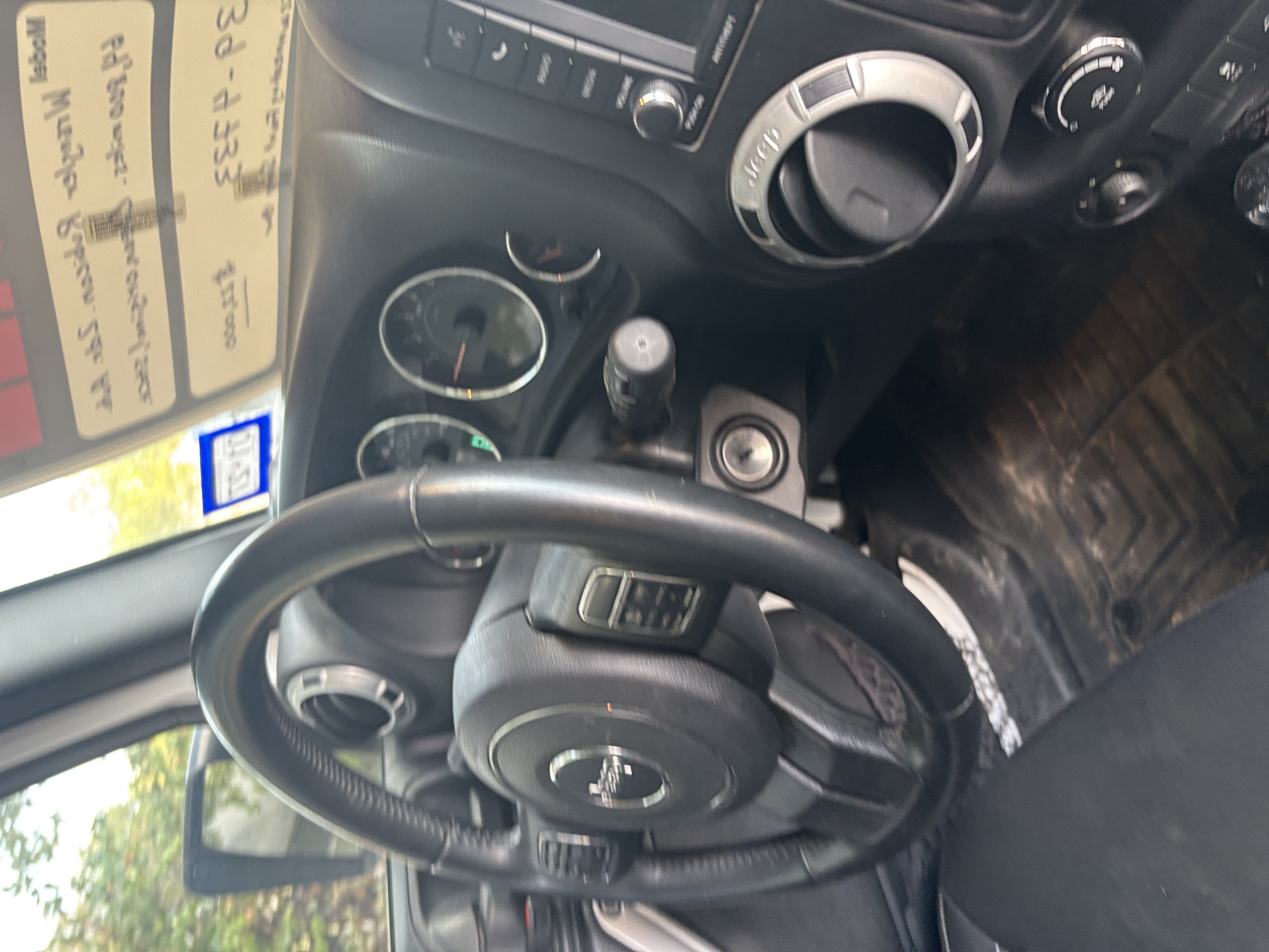 Used 2015 Jeep Wrangler Rubicon w/ Power Convenience Group AWD/4WD image 9