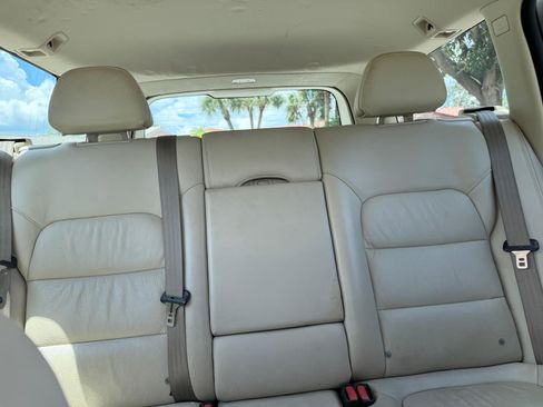 Used 2013 Volvo XC70 3.2 image 15