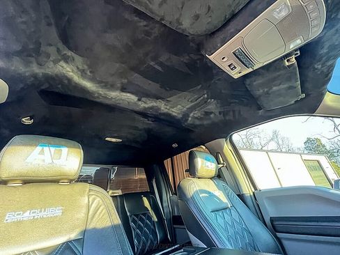 Used 2019 Ford F250 XLT w/ XLT Premium Package image 4