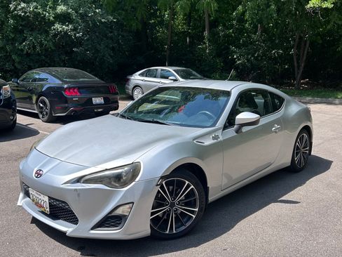 Used 2013 Scion FR-S RWD image 1