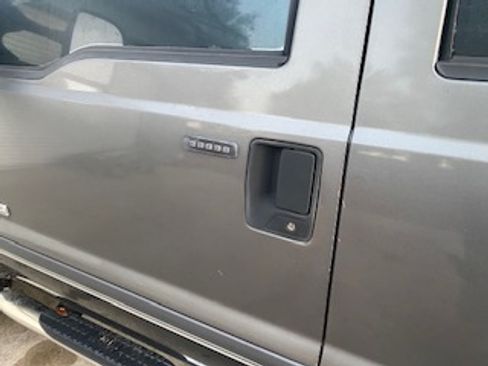 Used 2006 Ford F350 Lariat image 16