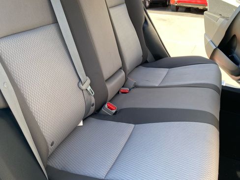 Used 2018 Toyota Corolla LE image 19