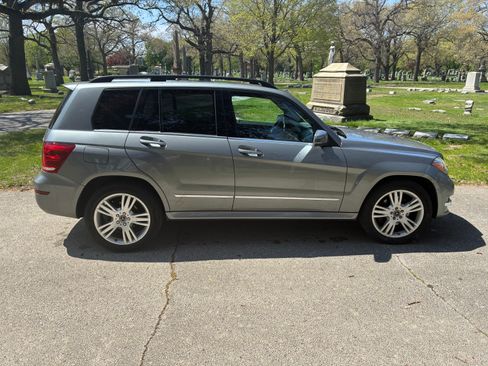 Used 2015 Mercedes-Benz GLK 350 4MATIC image 2