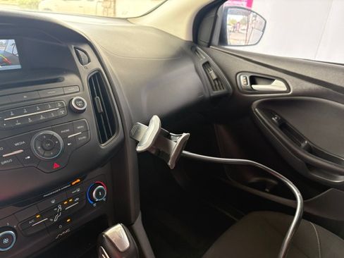 Used 2015 Ford Focus SE image 11