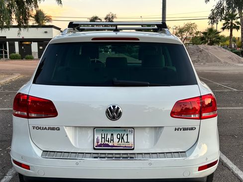Used 2012 Volkswagen Touareg Hybrid image 8