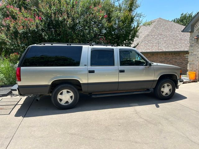 Used 1999 Chevrolet Suburban 4WD w/ Preferred Equipment Group 3 image 1