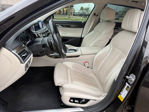 Used 2016 BMW 750i 750i Sedan 4D image 9