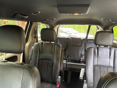 Used 2019 Dodge Grand Caravan SXT FWD image 8