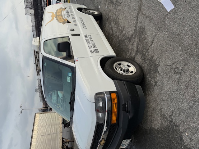 Used 2020 Chevrolet Express 2500 w/ Driver Convenience Package RWD image 1