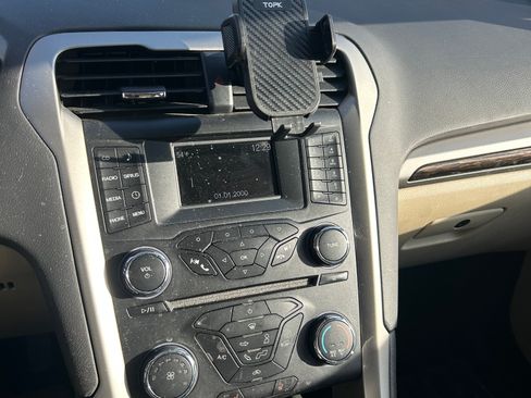 Used 2015 Ford Fusion SE w/ Equipment Group 202A image 21