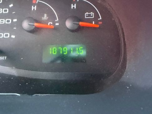 Used 2005 Ford E-450 and Econoline 450 image 18