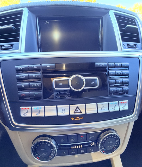 Used 2013 Mercedes-Benz GL 550 4MATIC image 24