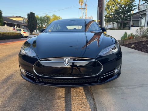 Used 2013 Tesla Model S Performance RWD image 1