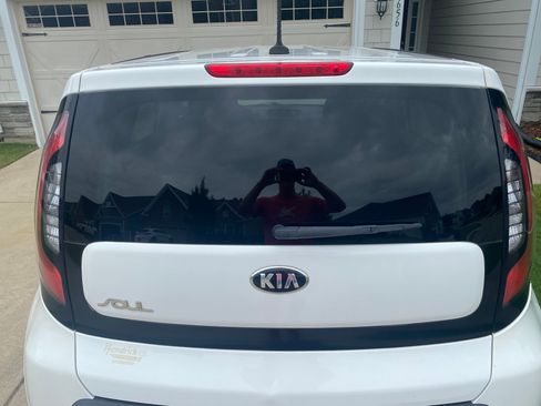 Used 2014 Kia Soul FWD image 11