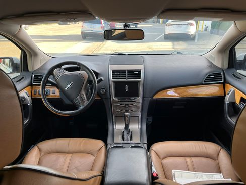 Used 2013 Lincoln MKX FWD image 11