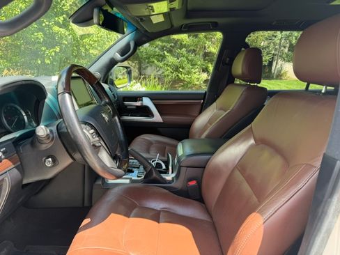 Used 2019 Toyota Land Cruiser AWD/4WD image 6