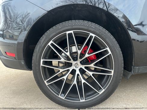 Used 2023 Porsche Macan S image 18