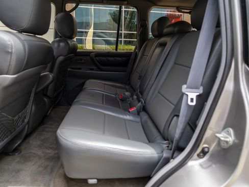 Used 2001 Toyota Land Cruiser image 20