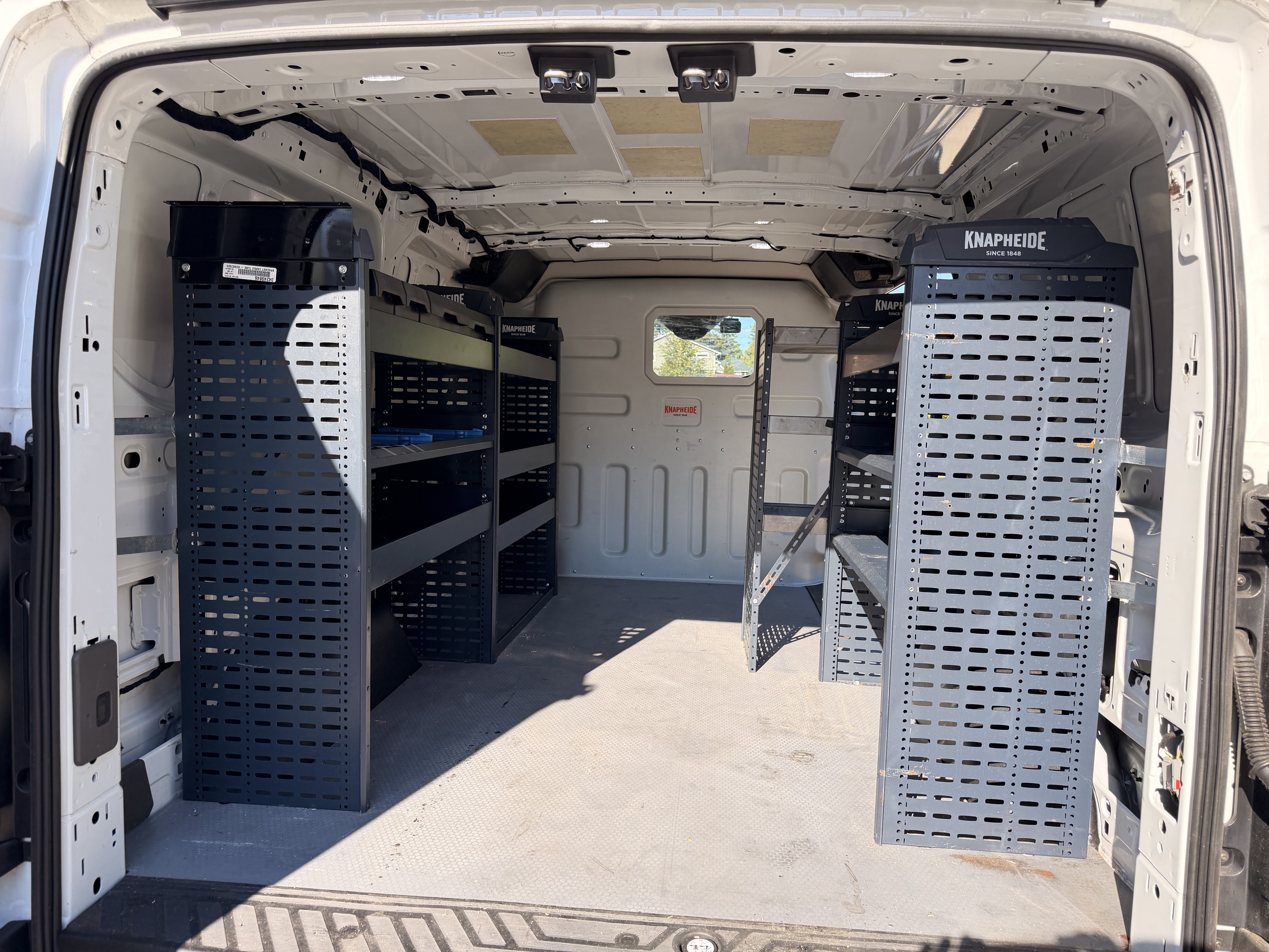 Used 2020 Ford Transit 150 Low Roof RWD image 4