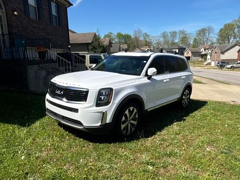 Used 2022 Kia Telluride EX w/ EX Premium Package image 13