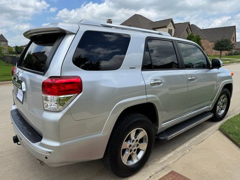 Used 2011 Toyota 4Runner SR5 AWD/4WD image 9