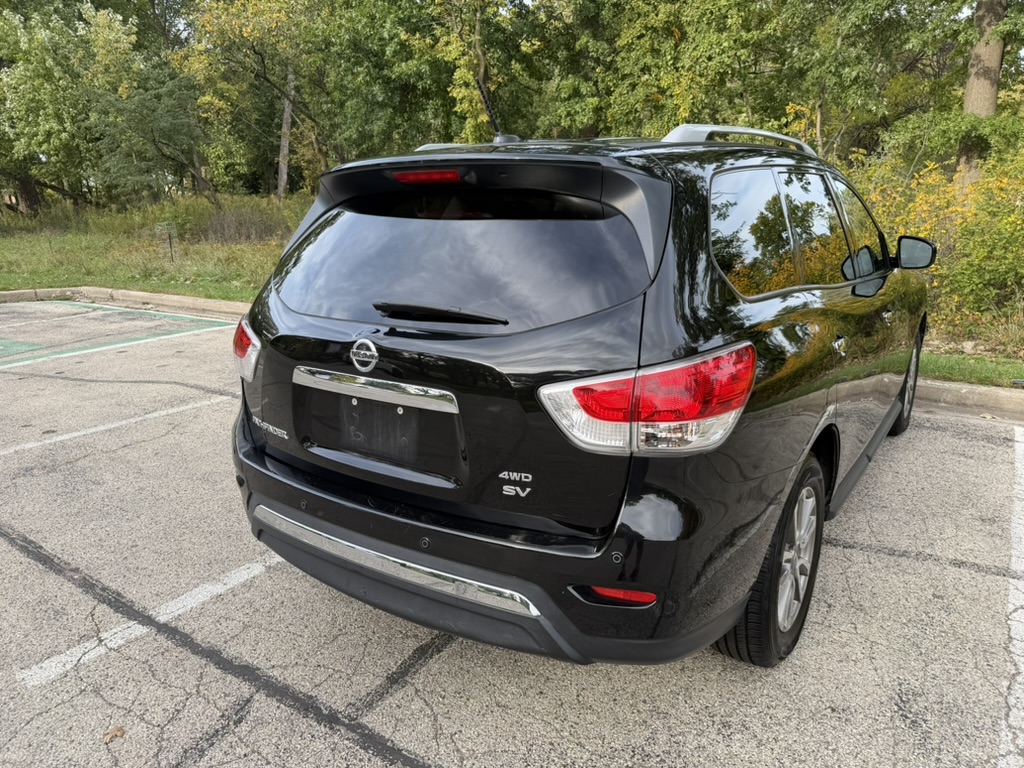 Used 2015 Nissan Pathfinder SV FWD image 10