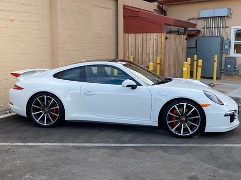 Used 2015 Porsche 911 Carrera 4S image 6