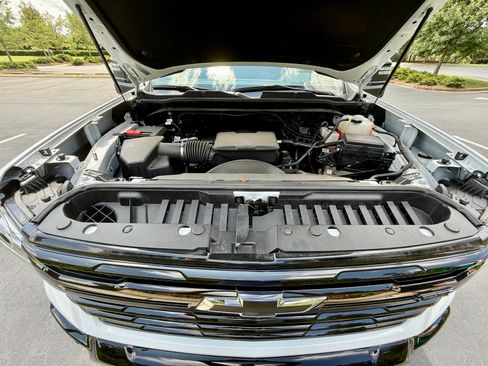 Used 2025 Chevrolet Silverado 2500 LT w/ Trail Boss Package AWD/4WD image 11