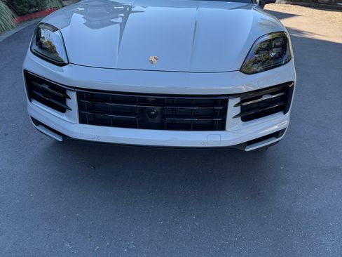 Used 2025 Porsche Cayenne S image 4