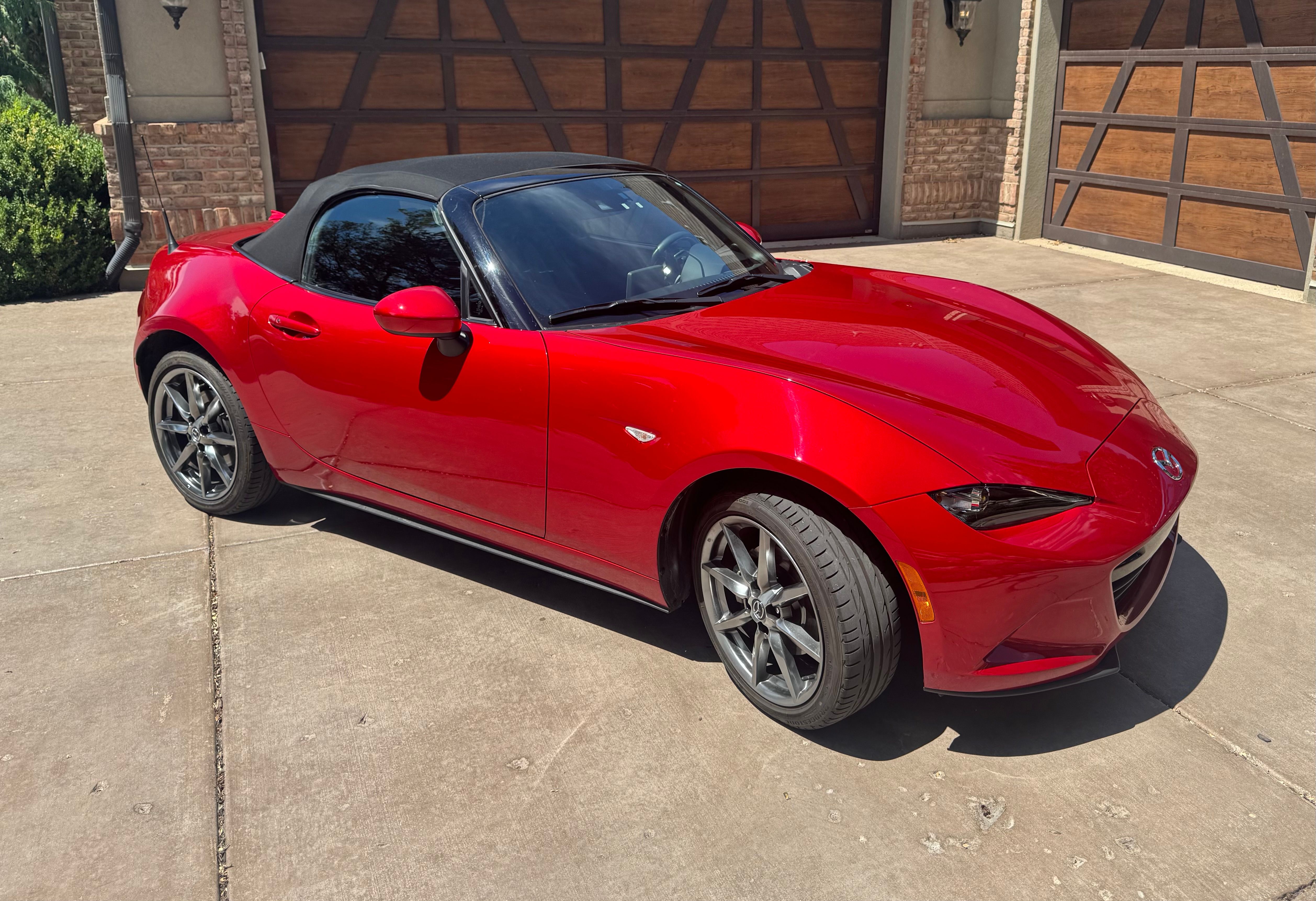 Used 2016 MAZDA MX-5 Miata Grand Touring RWD image 1