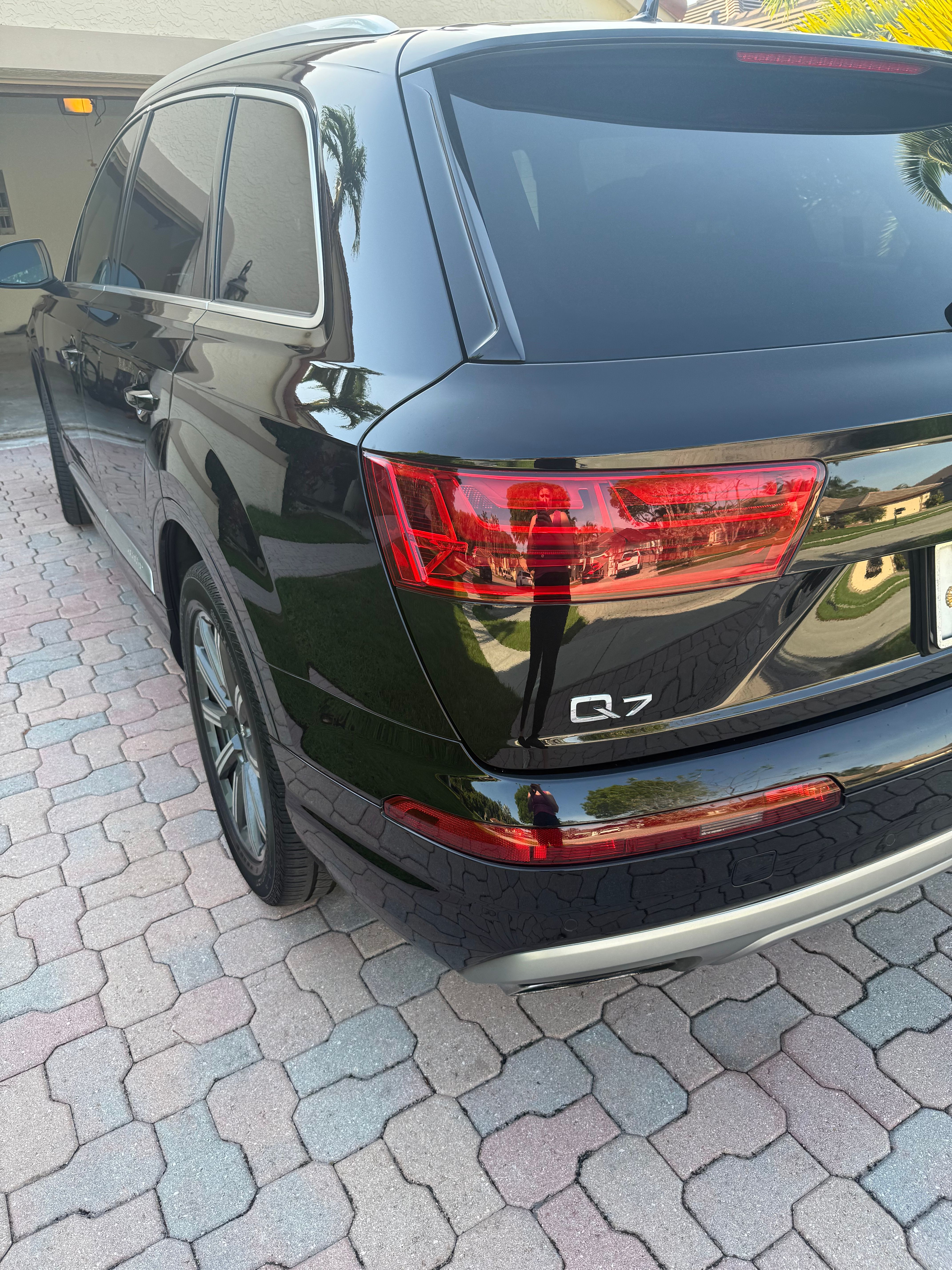 Used 2019 Audi Q7 3.0T Premium Plus w/ Premium Plus Package AWD/4WD image 4