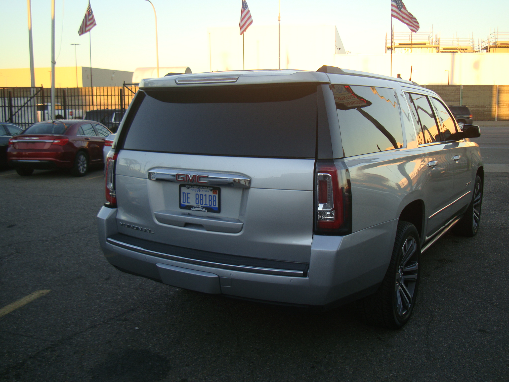 Used 2019 GMC Yukon XL Denali w/ Denali Ultimate Package AWD/4WD image 6