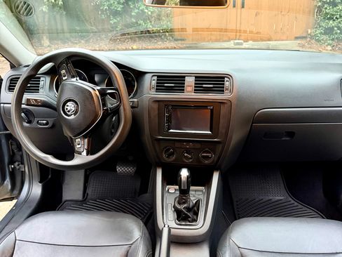 Used 2015 Volkswagen Jetta S image 21