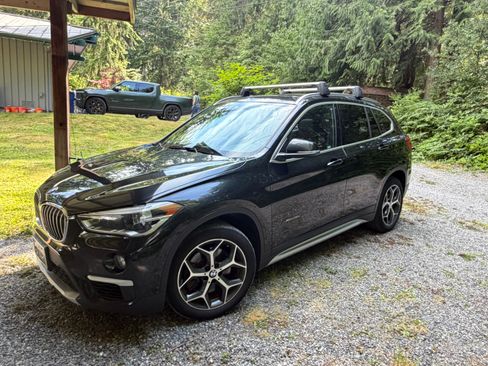 Used 2017 BMW X1 xDrive28i AWD/4WD image 1
