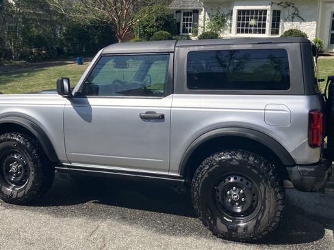 Used 2023 Ford Bronco Black Diamond image 2