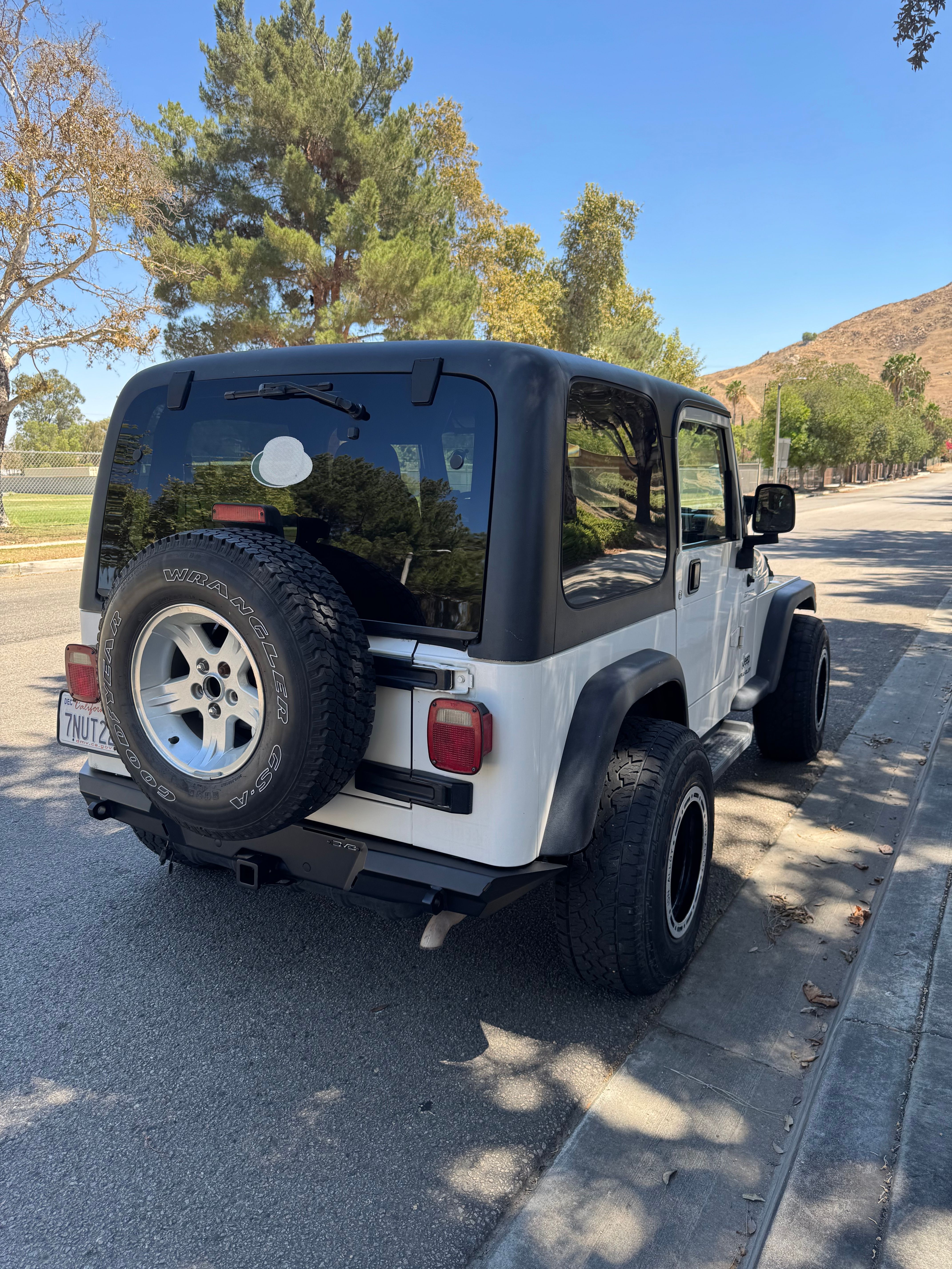 Used 2005 Jeep Wrangler Sport w/ 30" Tire & Wheel Group AWD/4WD image 6
