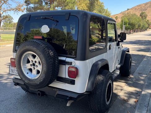 Used 2005 Jeep Wrangler Sport w/ 30" Tire & Wheel Group AWD/4WD image 6