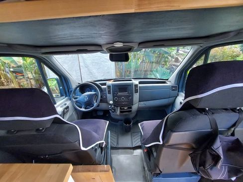 Used 2018 Mercedes-Benz Sprinter 2500 image 15