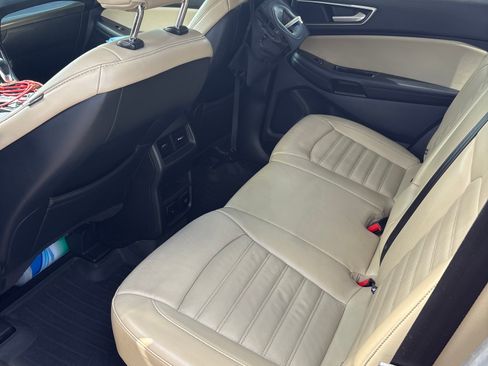 Used 2015 Ford Edge SEL w/ Equipment Group 201A image 9