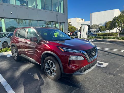 Used 2022 Nissan Rogue SV image 6